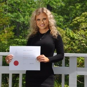 Meet your Posher, Lizzie